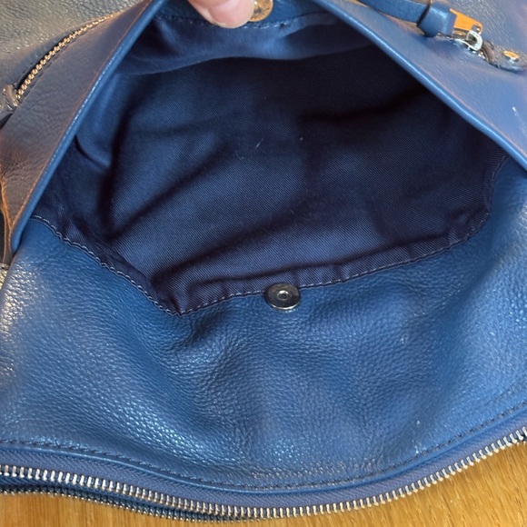 Danier Leather Crossbody or Shoulder Bag - Picture 7 of 11